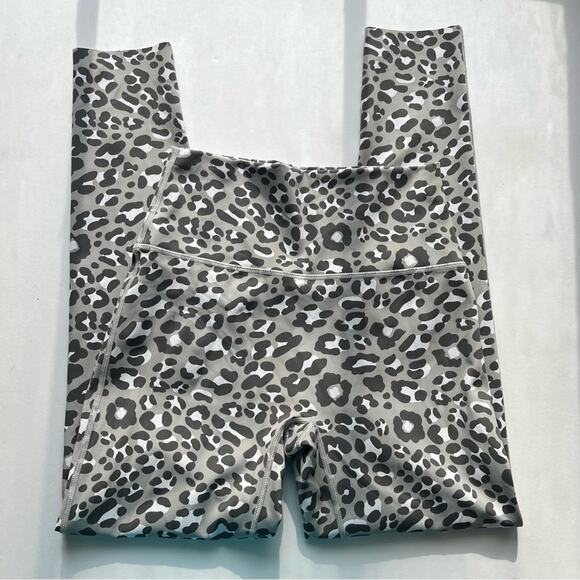 OFFLINE by Aerie Goals 7/8 High Rise Legging Grey Leopard - Picture 2 of 4